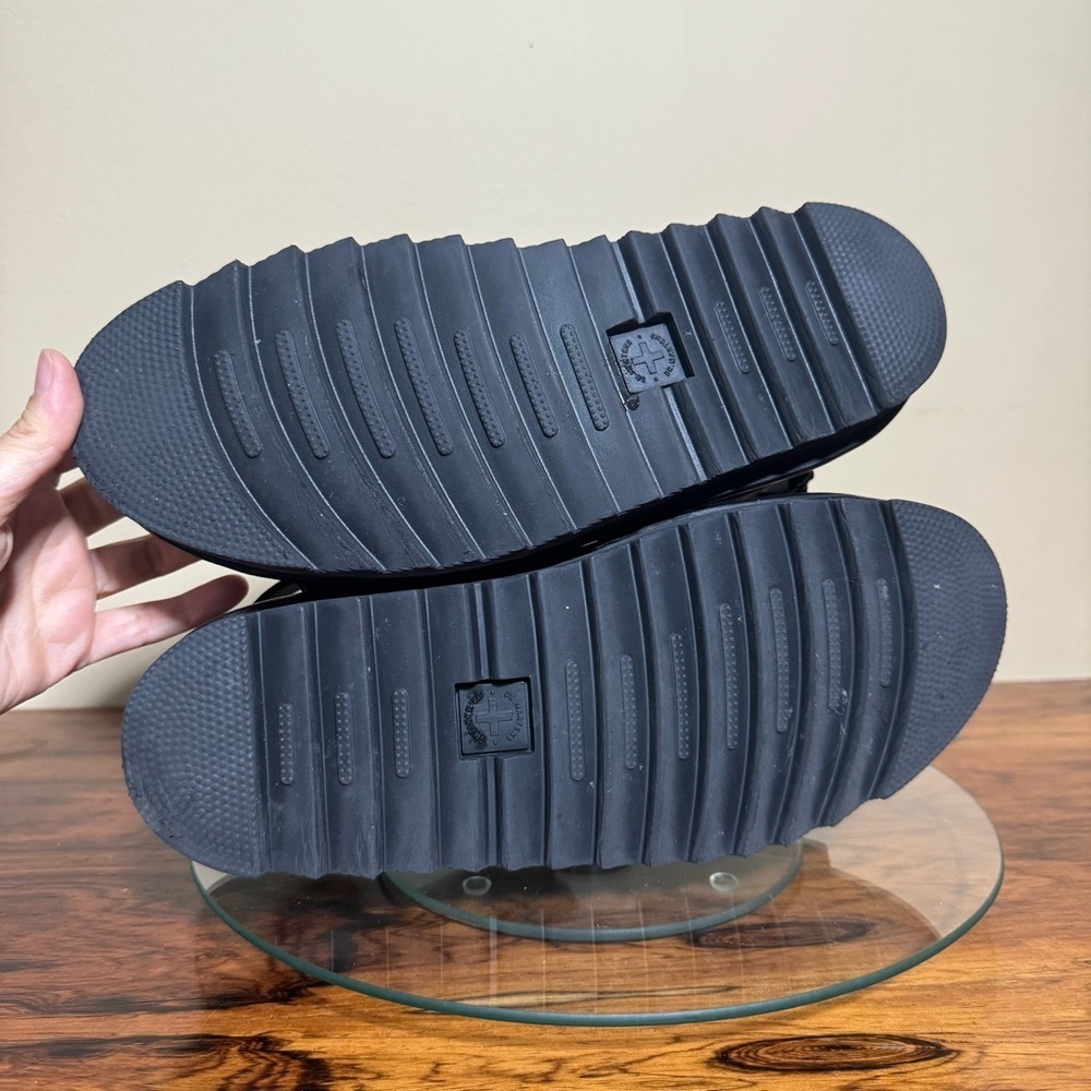 Dr. Martens Voss Black Leather Sandal - Picture 14 of 16